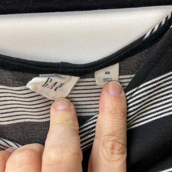 2/$30 Gap XS Womens White Black Striped Shift Dress - Picture 3 of 5
